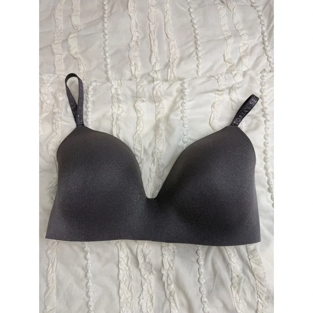 Victorias Secret T-Shirt Wireless Lightly Lined Bra Gray Shimmer 36DDD